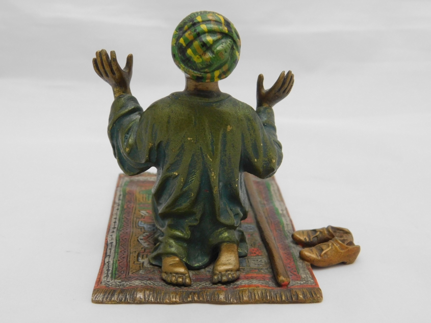 WIENER BRONZE BEDUIN-ARABA BEIM GEBET FRANZ BERGMANN 1900