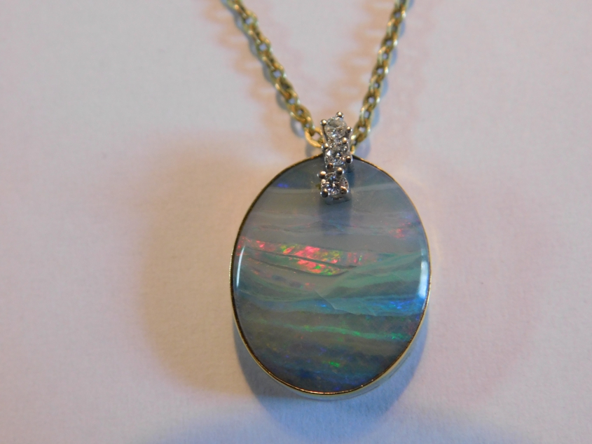 Opal-Brillant Anhänger mit Goldkette 585-er