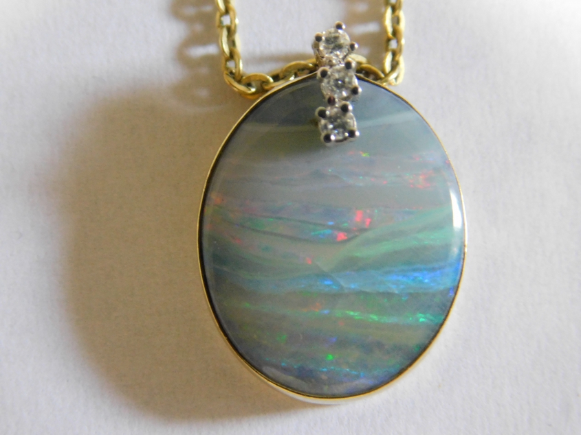 Opal-Brillant Anhänger mit Goldkette 585-er